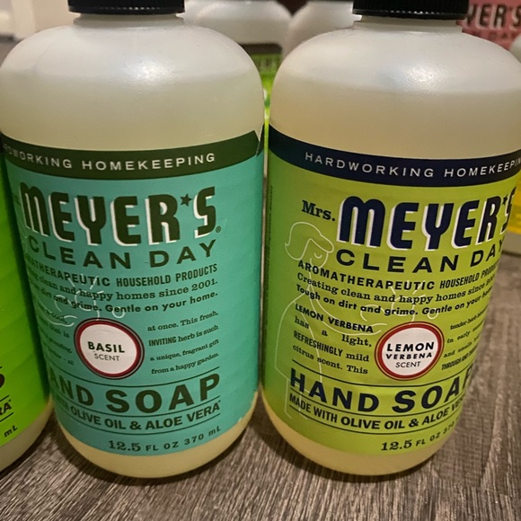 Mrs Meyer’s Clean Day Hand Soap (4) Bottle Lot - Picture 2 of 4